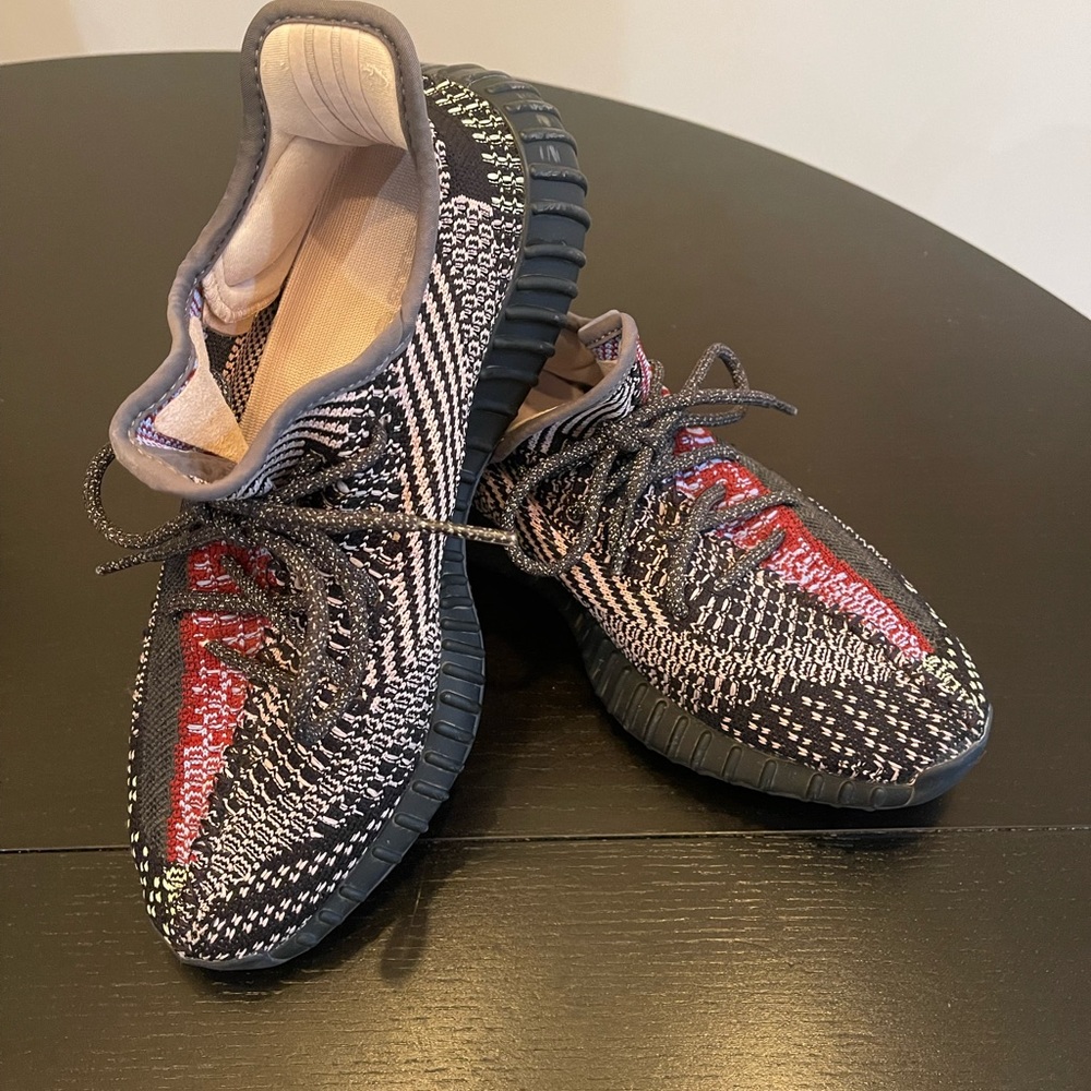 Yeezy boost 350 v2 yecheil non reflective size 8.5